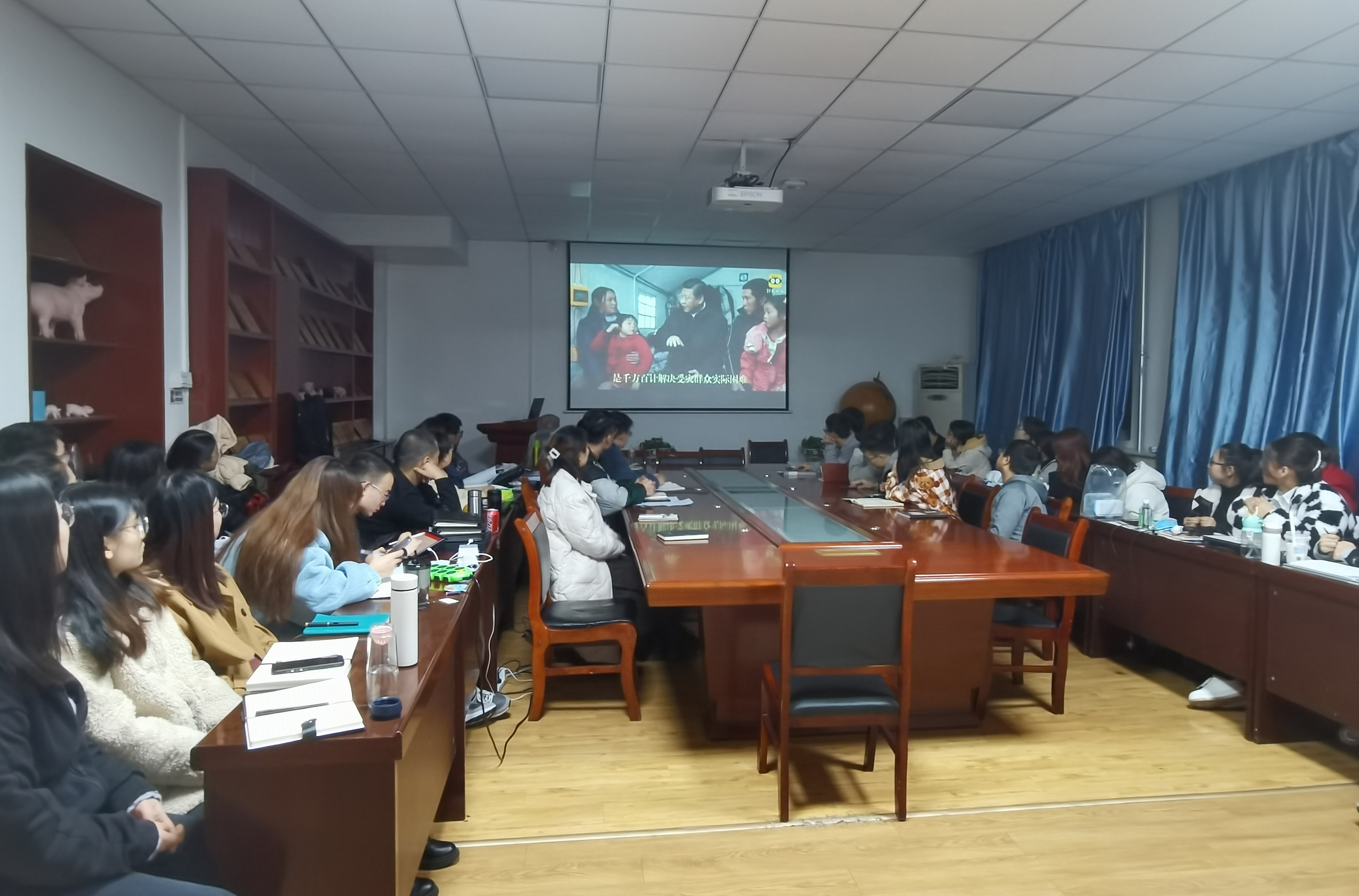 bdf40313c90844b890a5a210ef247c17.jpg bdf40313c90844b890a5a210ef247c17.jpg