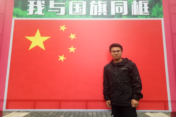 1813274c511c4c21a9dc3e959b9abc6b.jpg 胡泽超.jpg