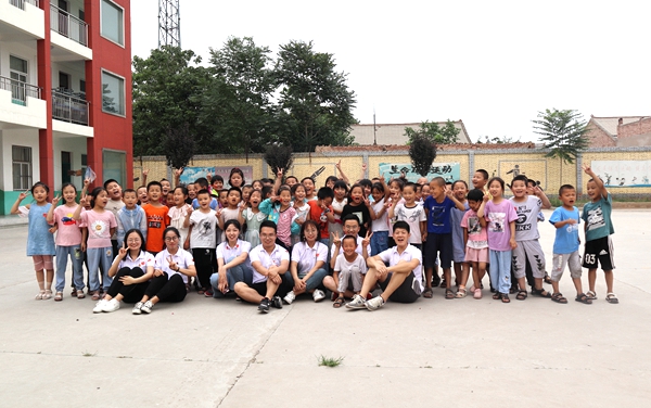 86f6313e9879417ca13570d84d61006c.jpg 大合影.JPG