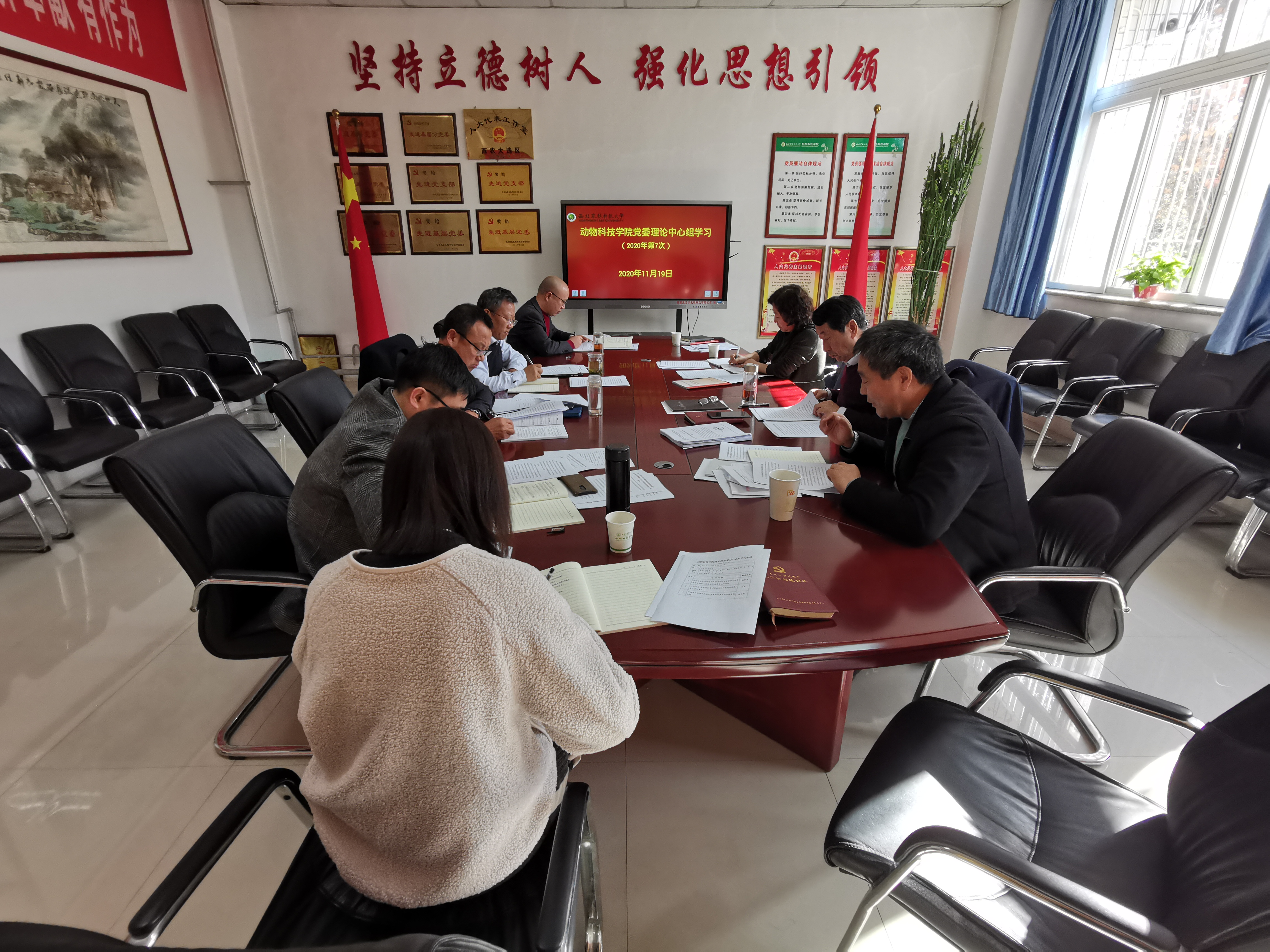 1d571adaa74040feb11f875d242b782a.jpg 1d571adaa74040feb11f875d242b782a.jpg