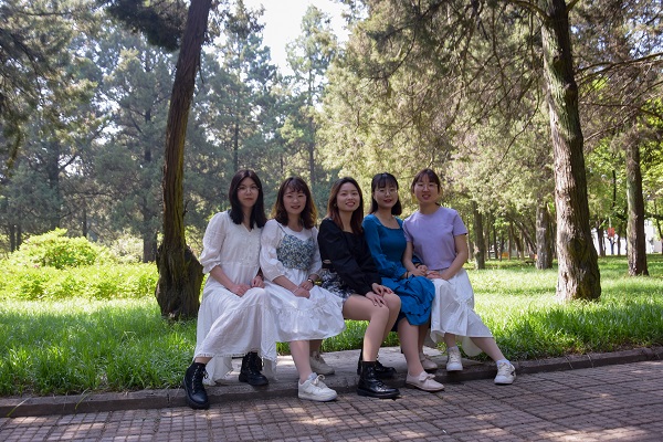 87055d0631e04170b419c6beee87eef5.jpg 学霸宿舍.jpg