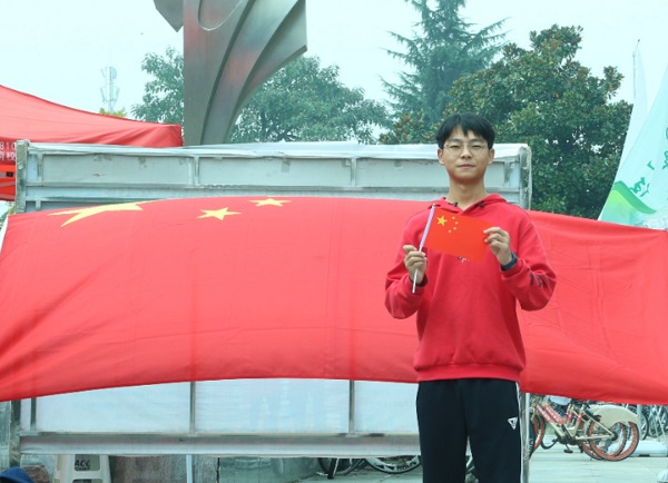 a0f186fd9d204aadb6b6763049cee7db.jpg 生活照.jpg