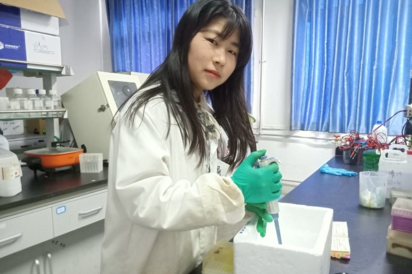 29a2fdc05f7f492d98a1582221c3df3c.jpg 耿慧君.jpg