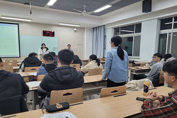 3413cce3050a4545a7f132258b36cc2d.jpg 班级学委对条例提出疑问和建议.jpg