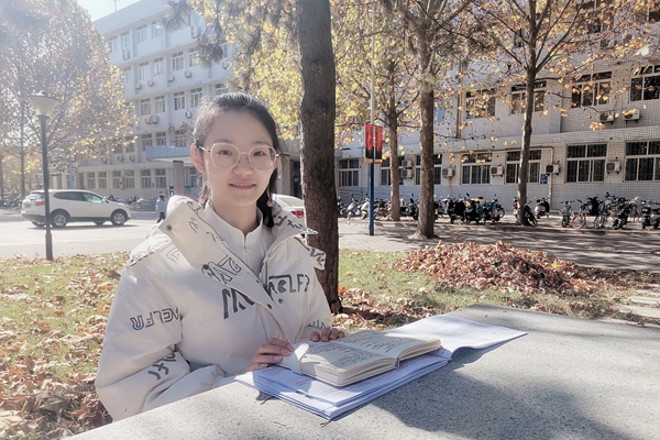 d81a5d5e86294278b23007785398dc3d.jpg 李双.jpg