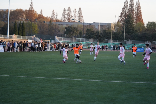 73096184b8cf42738141bf58099abbeb.jpg 决赛现场.jpg