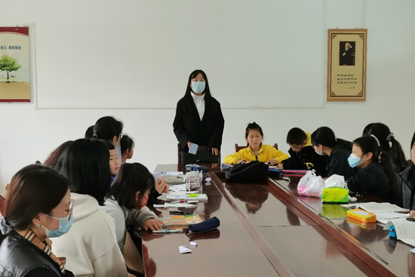 2916fff92f0641e59b2ddcab57e0a61e.png 开展疫情小课堂.png