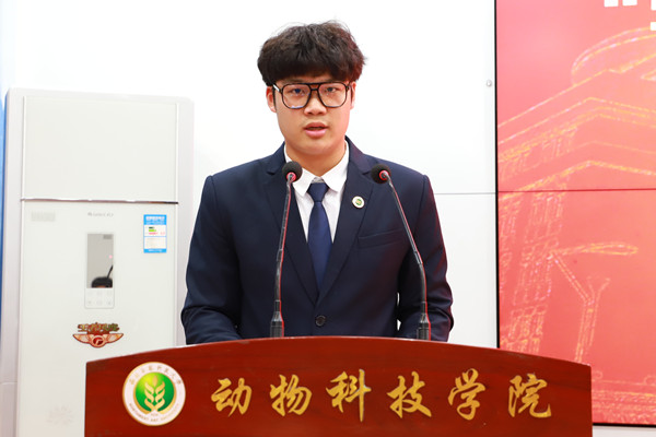 01f89e35ef1741e5b93e1e8a1ce22f1e.jpg 边晨启.jpg