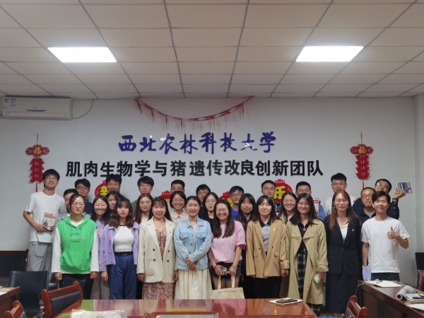 b5ce38ad6b7c4914bc799daeab0cc944.jpg 合影留念(1).jpg