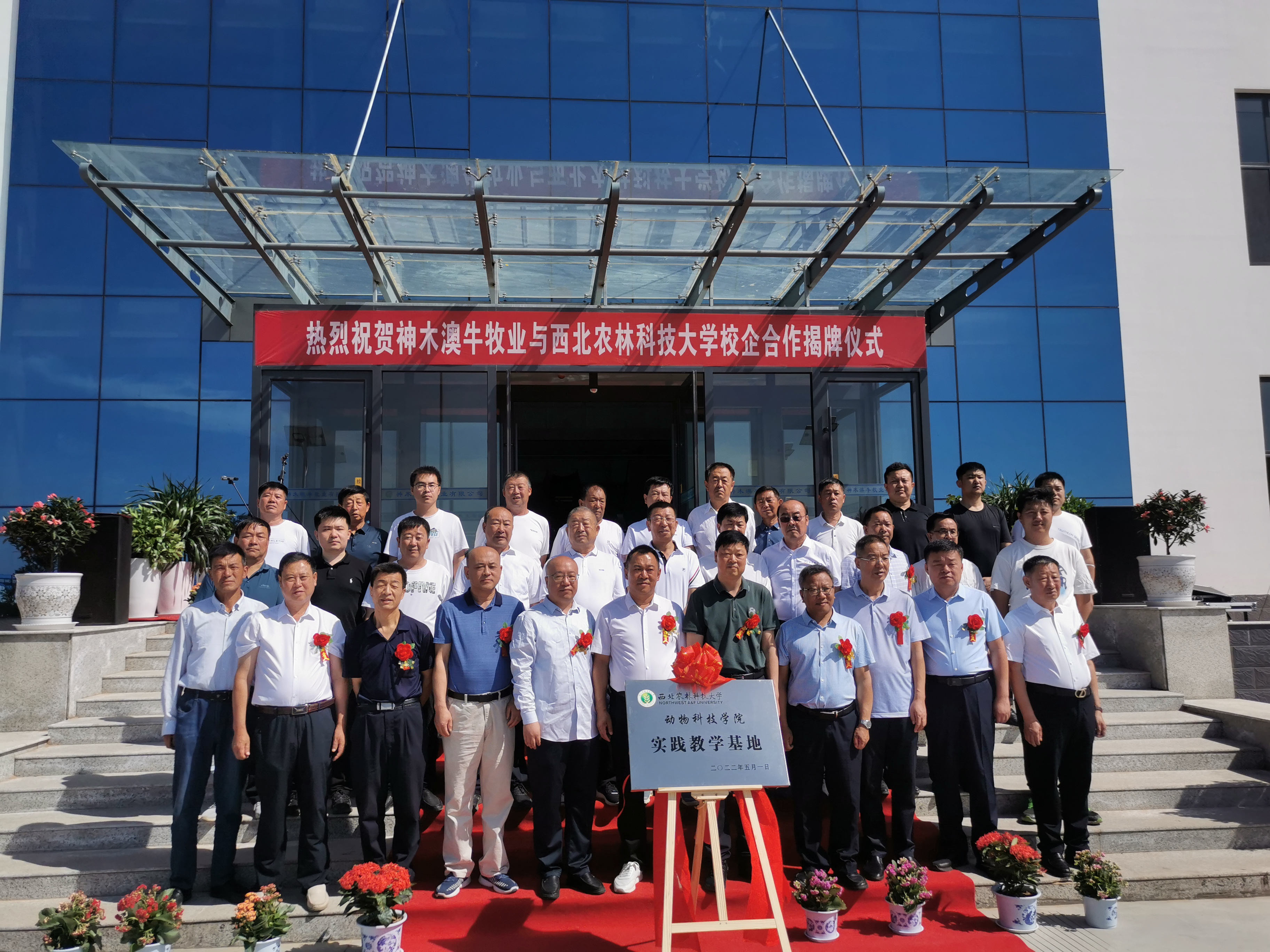 55c1d8f3a7f34540a94e5257571135fc.jpg 55c1d8f3a7f34540a94e5257571135fc.jpg