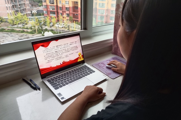 35d2b60758914c25be0aeb8cc0025704.jpg 动科2105班现场照片.jpg