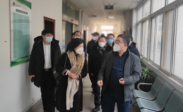 f57bd8c006bb481eb5a90e3e5a36a862.jpg 参观2.jpg