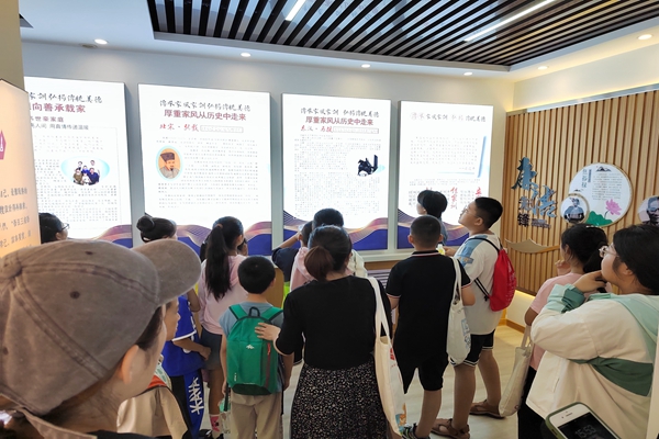 8f64d0f75824443588c33f2be706dd04.jpg 赴阳光社区服务中心.jpg