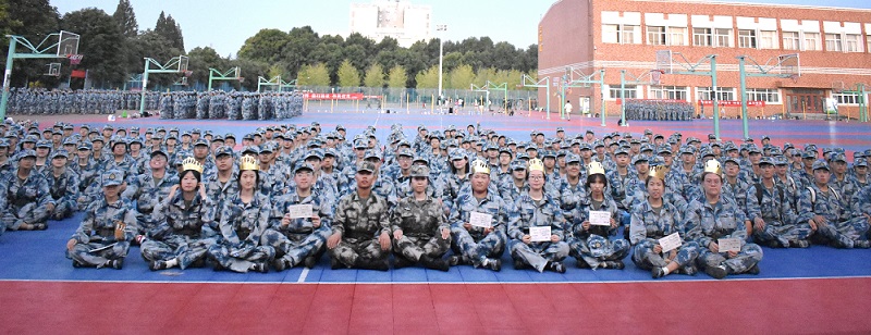 b38aec8e06904b4db859e4fa3428baa7.jpg 集体合照.jpg