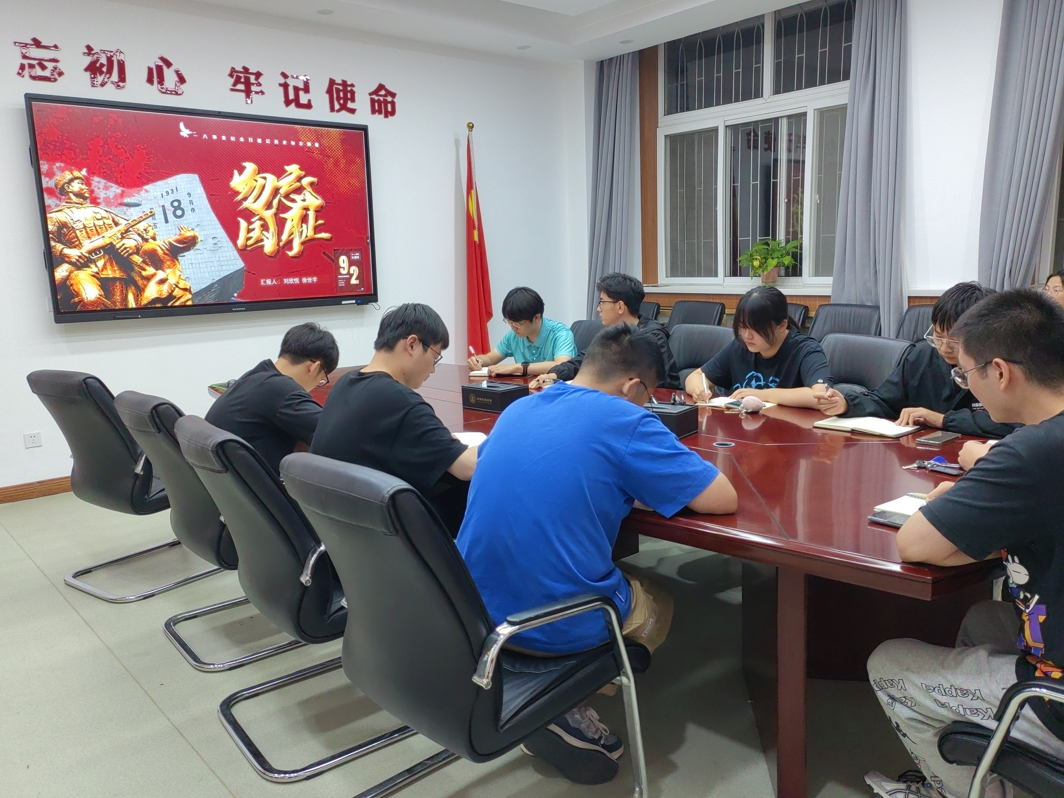 14b35e4e121c45dcbc2eed1048eb0b1e.jpg 14b35e4e121c45dcbc2eed1048eb0b1e.jpg