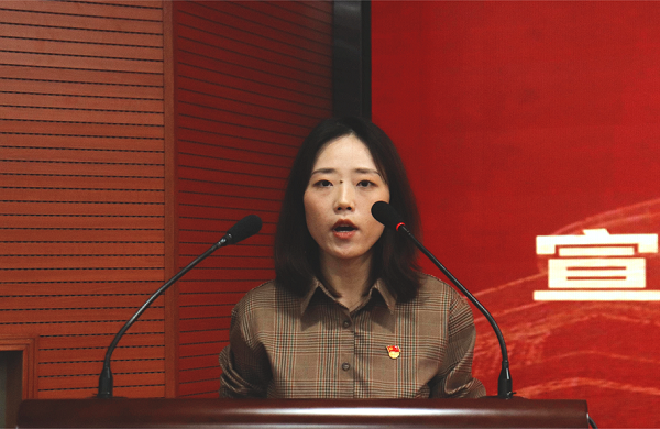 4f7e73f40c06453cb66b79703e2bd640.png 师筝.png