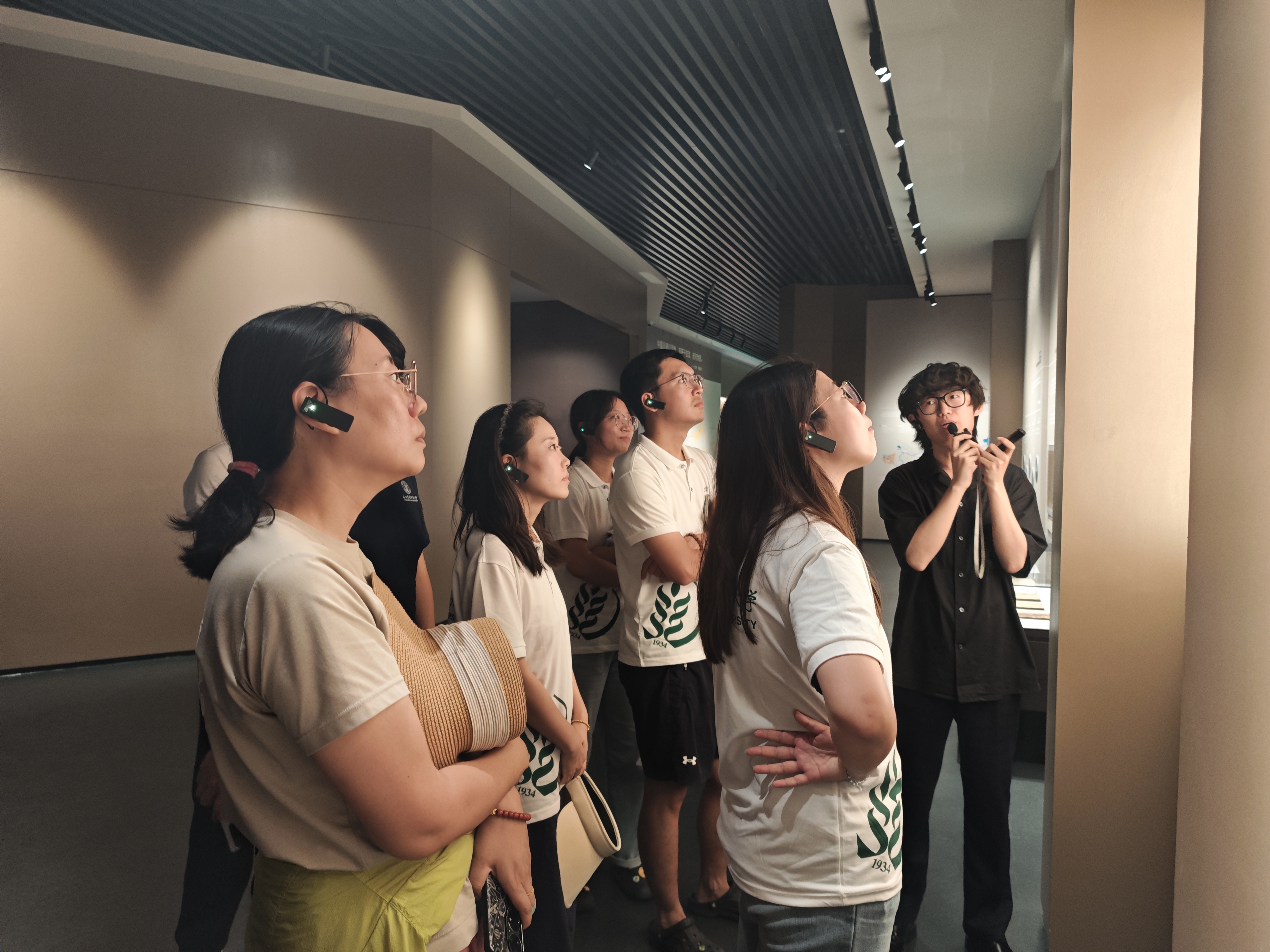 图片一 队员在黄河文化纪念馆参观学习.jpg